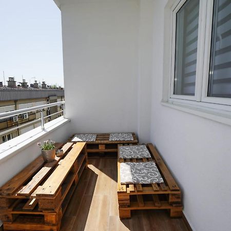 Todor Apartmani Kladovo Esterno foto