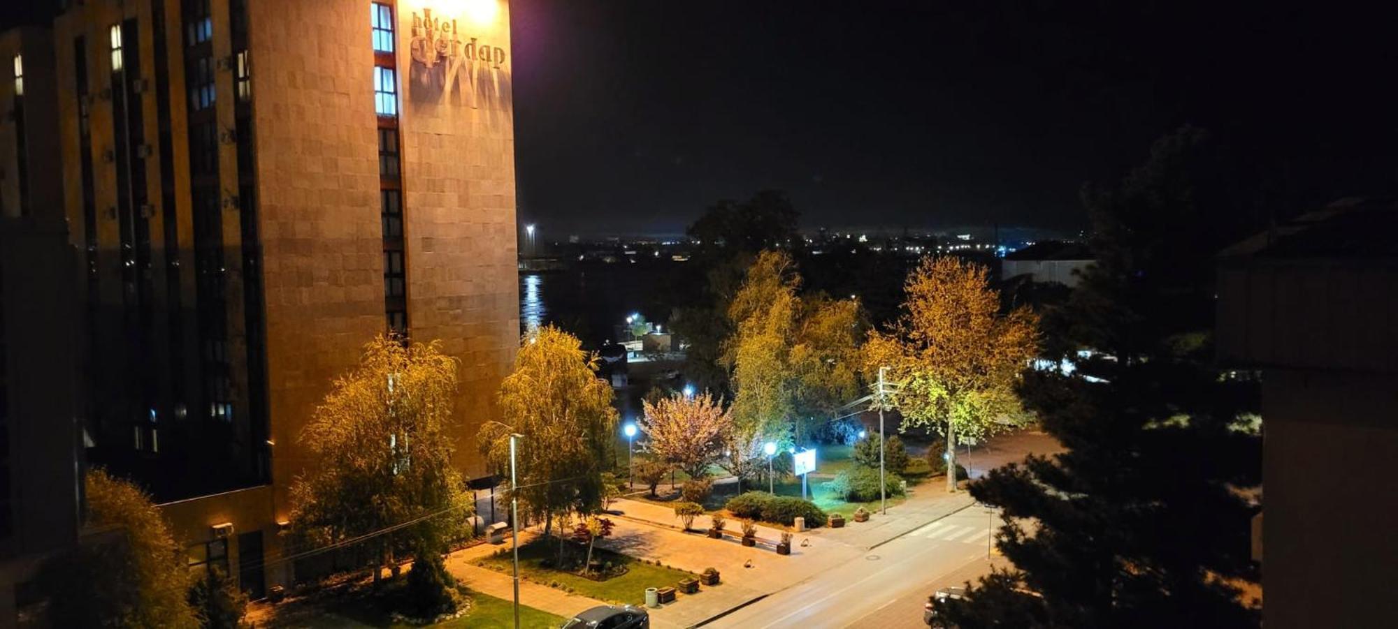 Todor Apartmani Kladovo Esterno foto