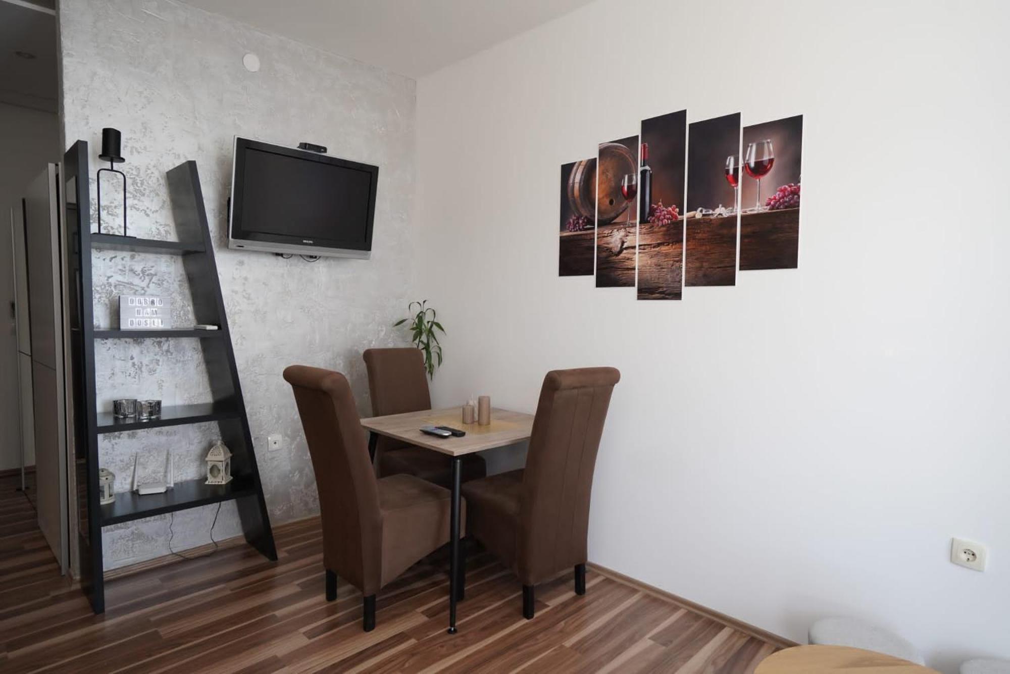 Todor Apartmani Kladovo Esterno foto