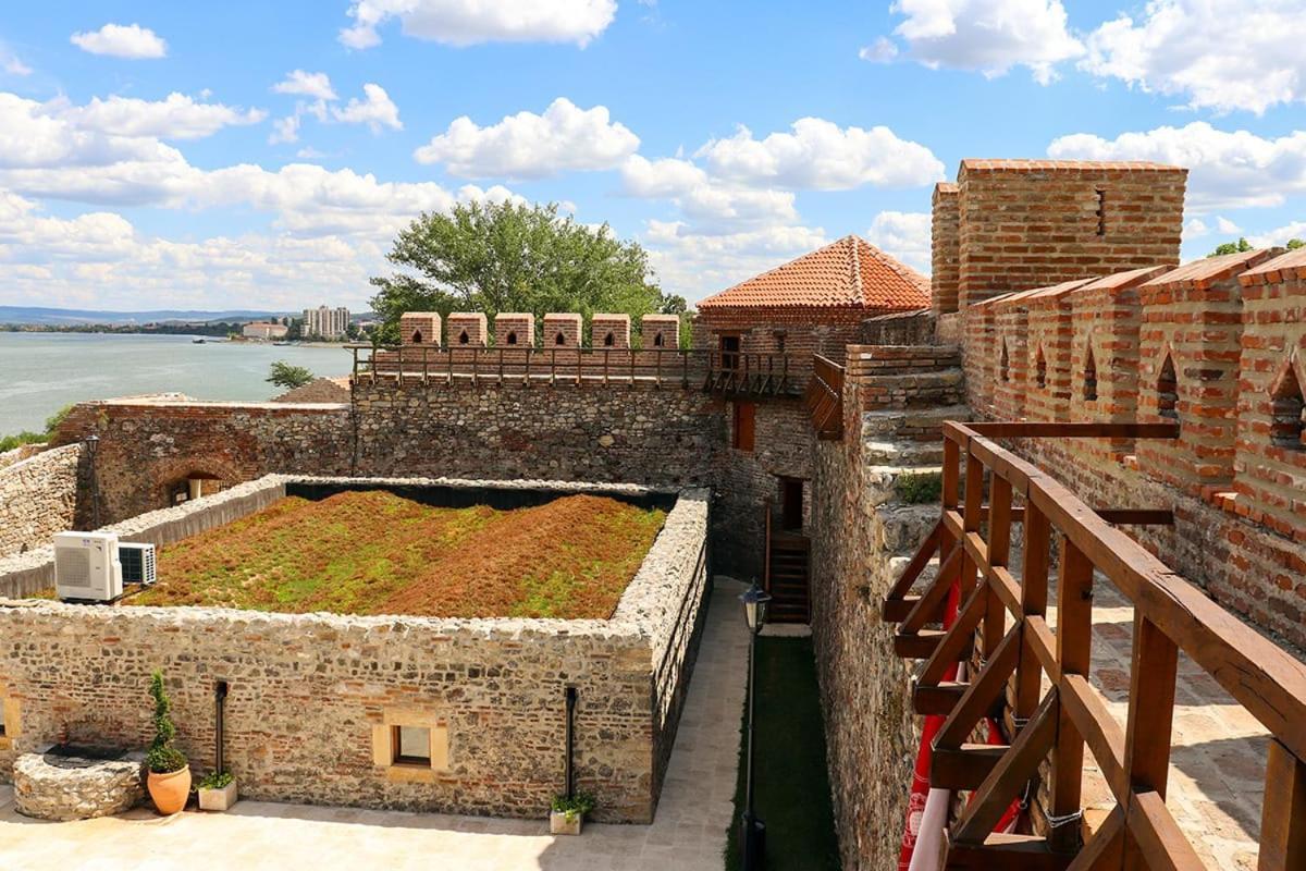 Todor Apartmani Kladovo Esterno foto